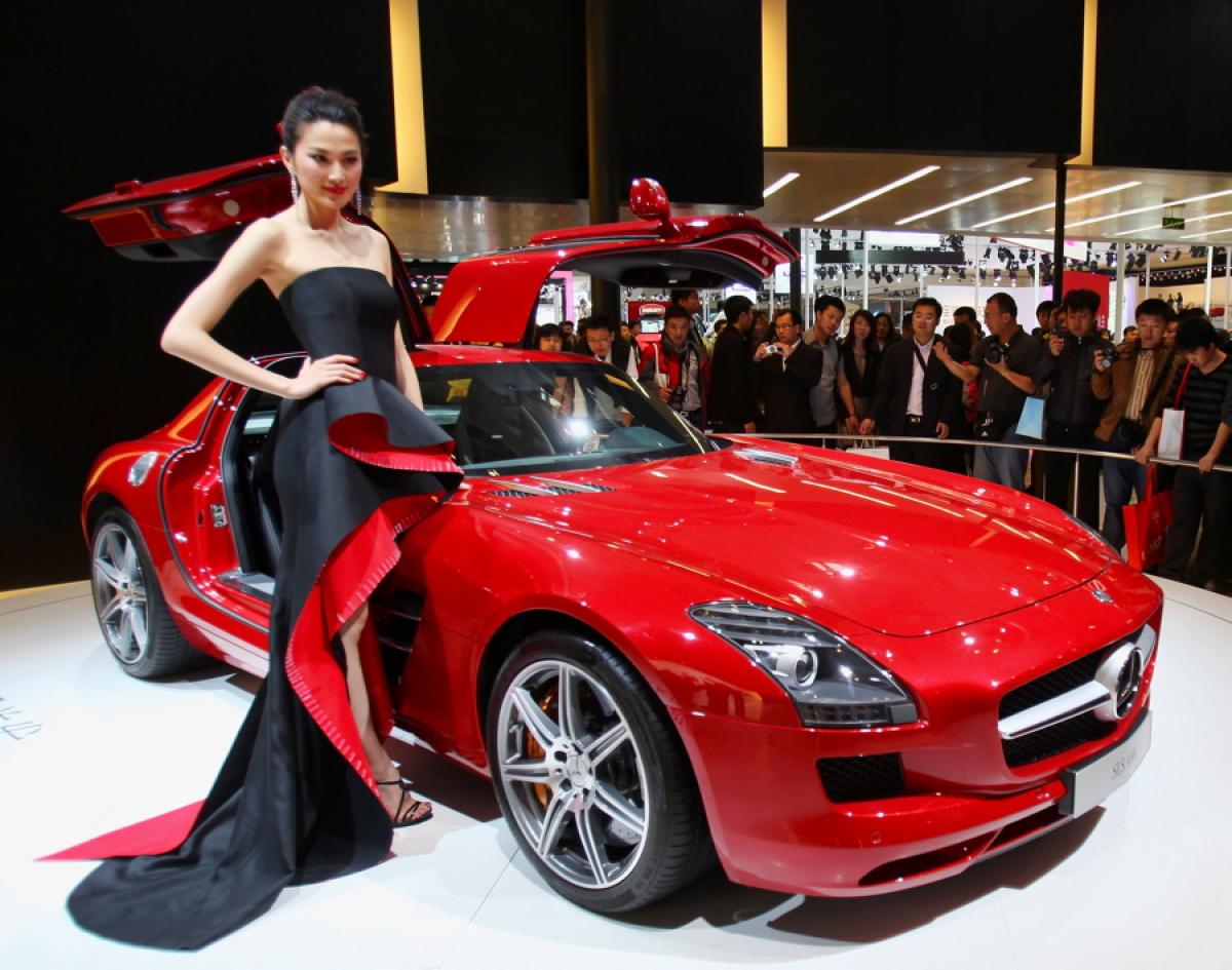 2014 Geneva Motor Show Auto Show Girls Sexiest Moments